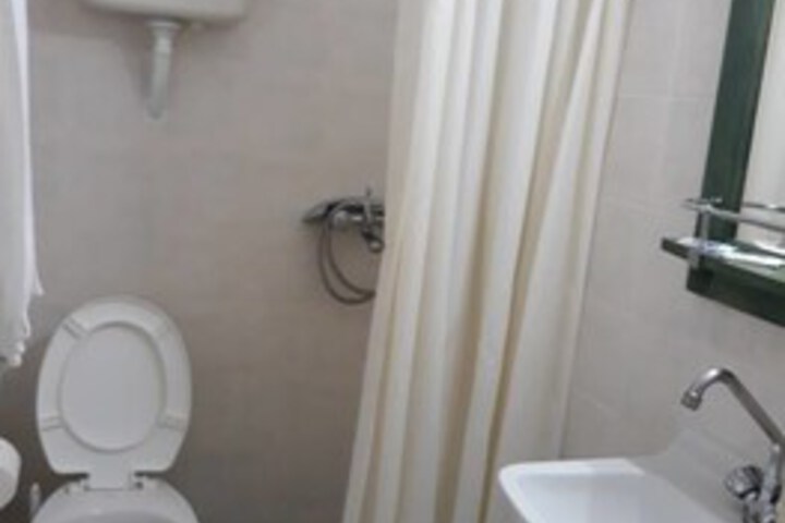 Room 4 of 23