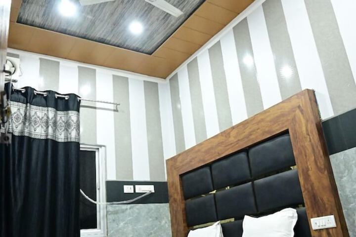Room 2 of 21