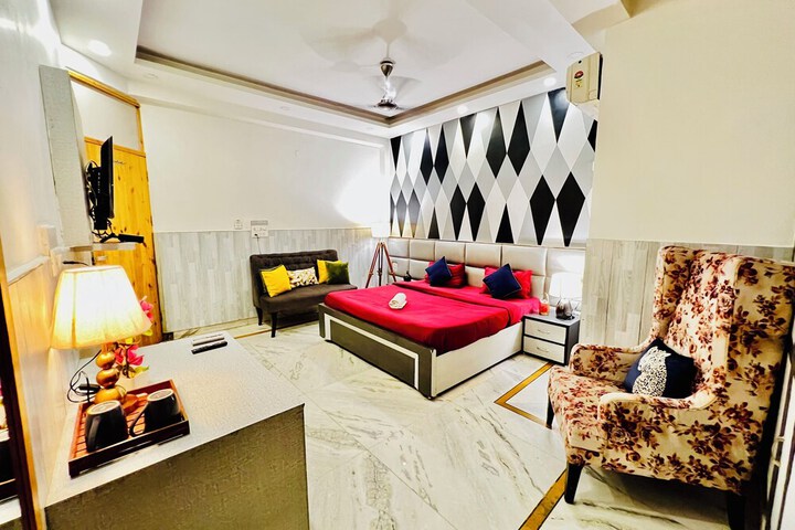 Room 9 of 20