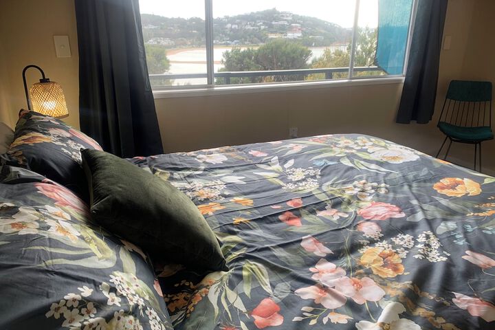 Room 4 of 17