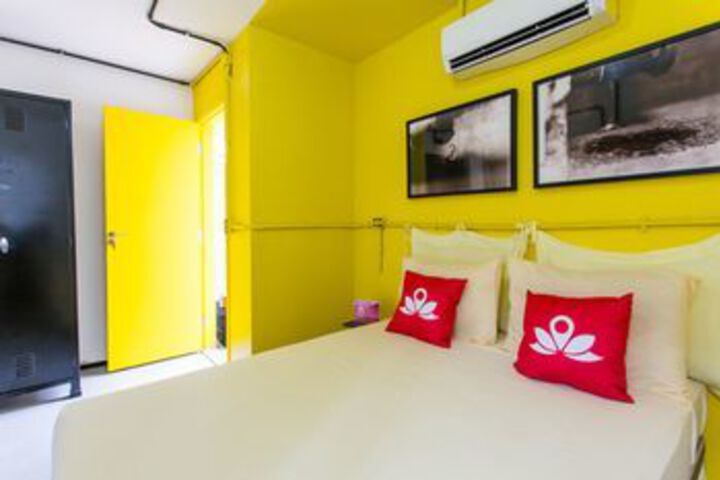 Room 21 of 35