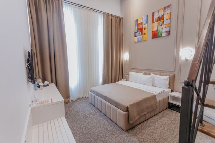 Room 14 of 37