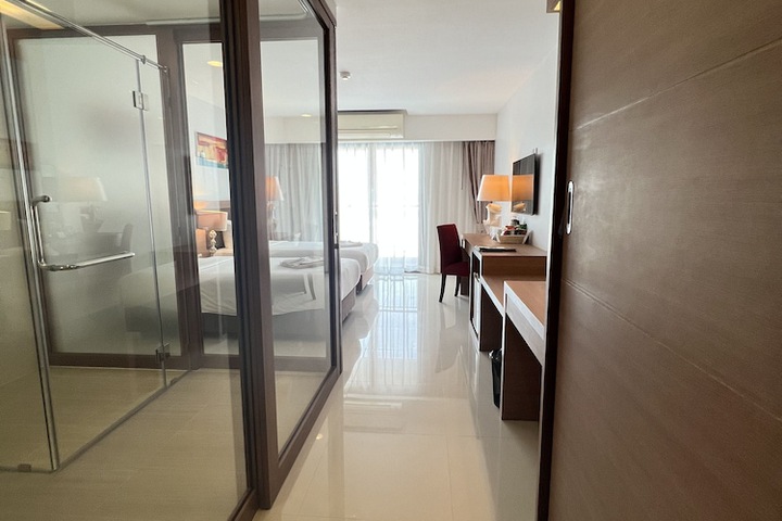 Room 40 of 103
