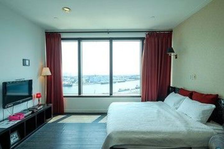 Room 26 of 42