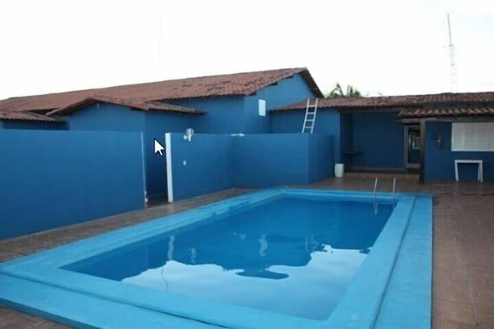 Pool 10 of 18