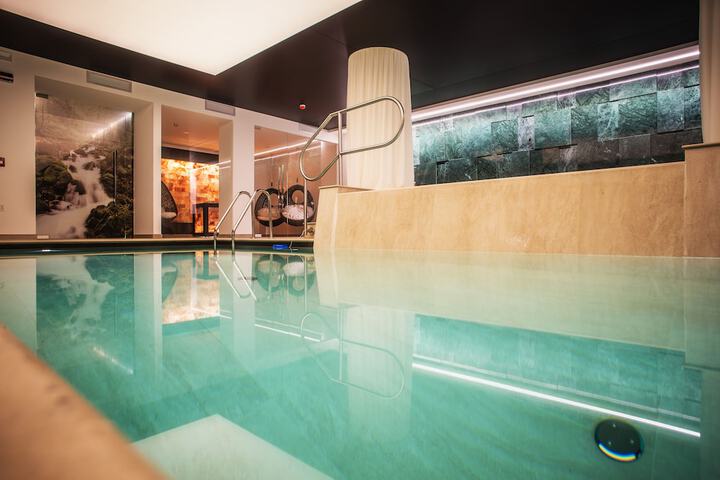 Pool 41 of 79
