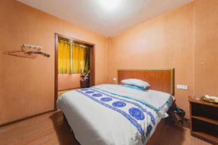 Room 6 of 6