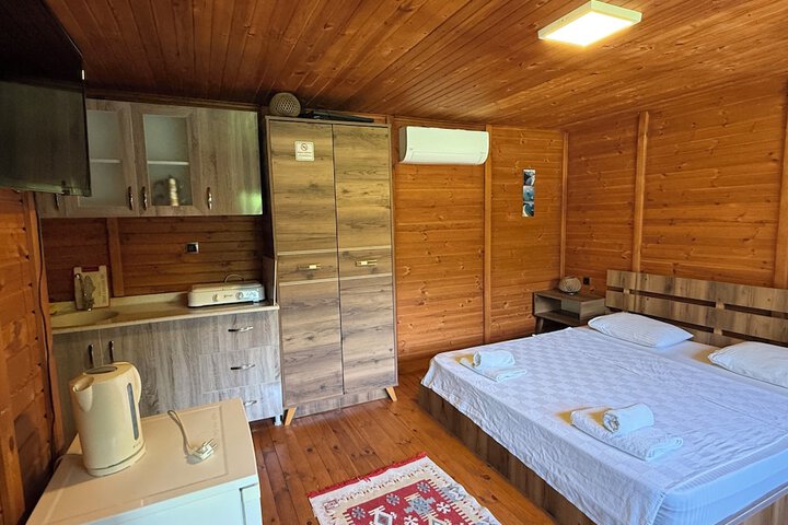 Room 33 of 74