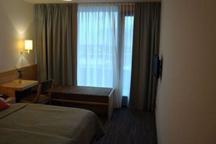 Room 17 of 29