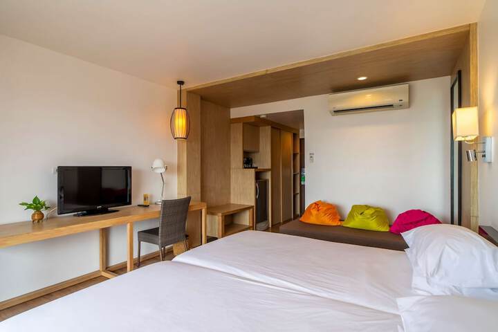 Room 44 of 118