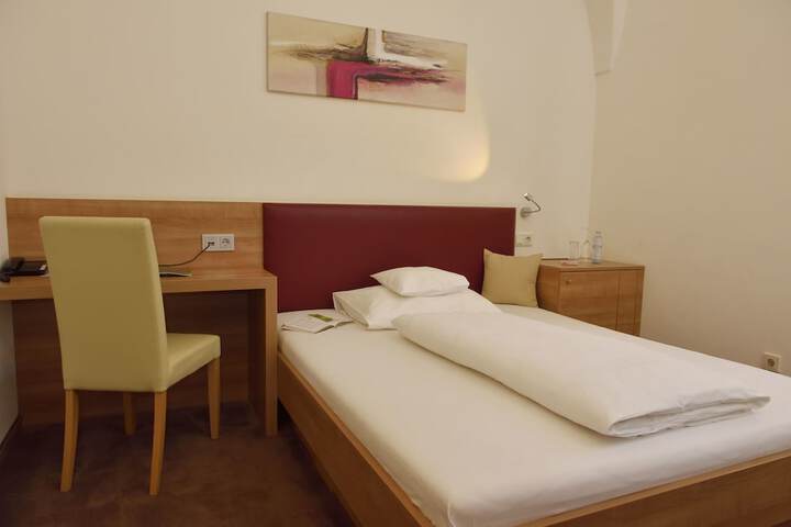 Room 5 of 58