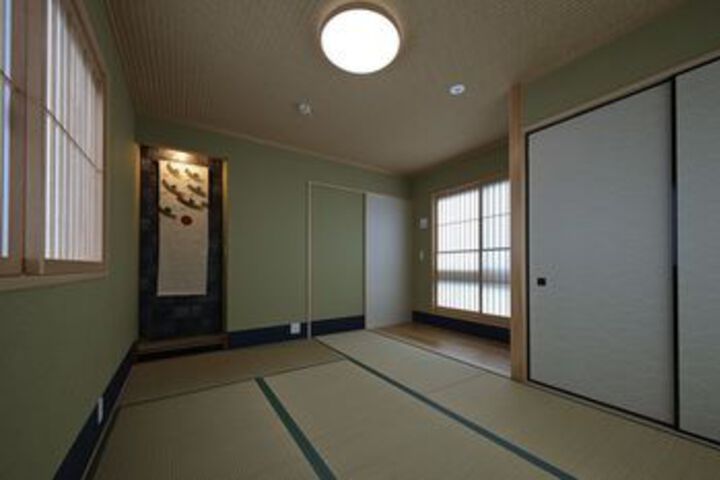 Room 13 of 33