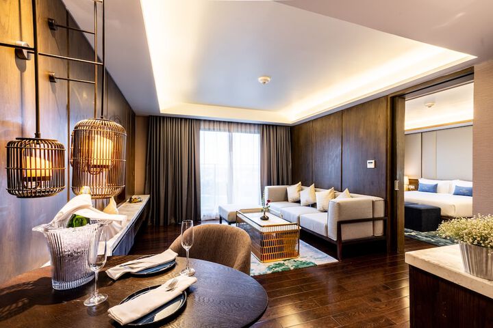 Room 15 of 49