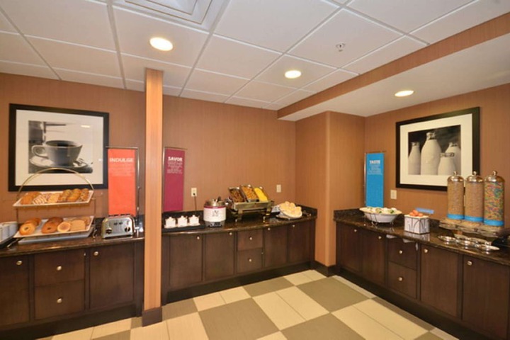 Breakfast area