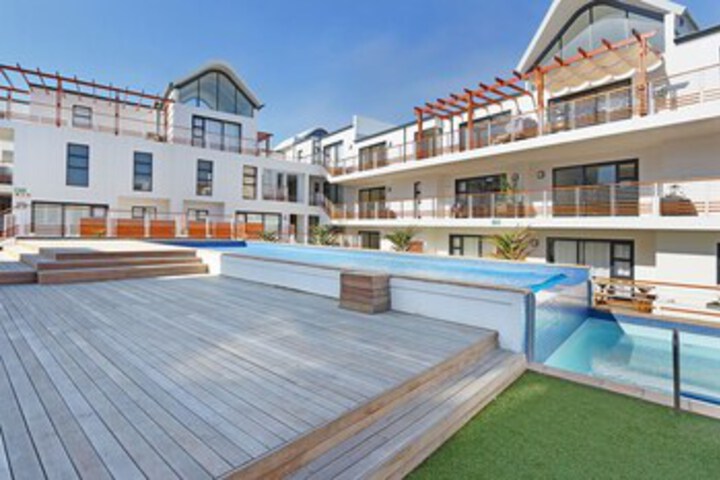 Pool 16 of 25
