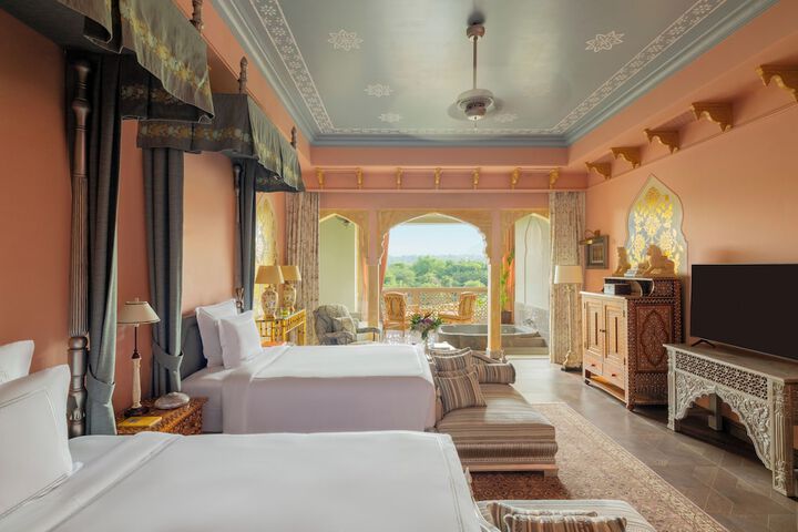 Room 21 of 80