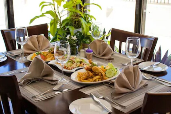 Dining 15 of 39