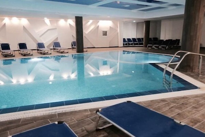 Hotel Pool