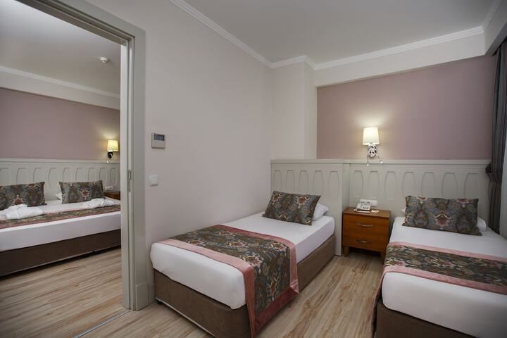 Room 6 of 73