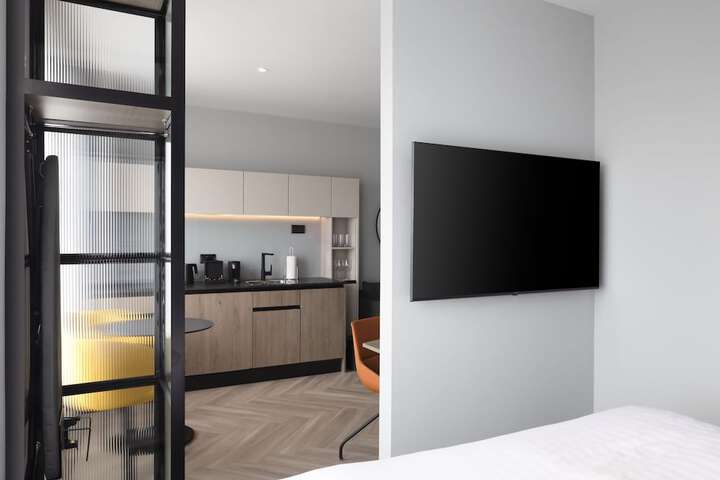 Room 12 of 52