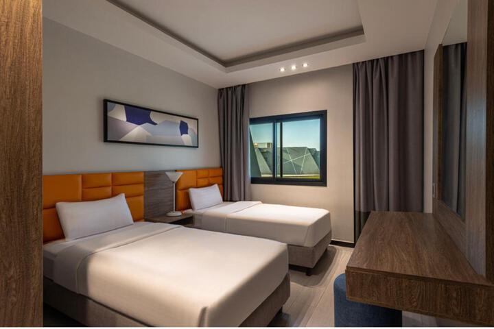 Room 4 of 15