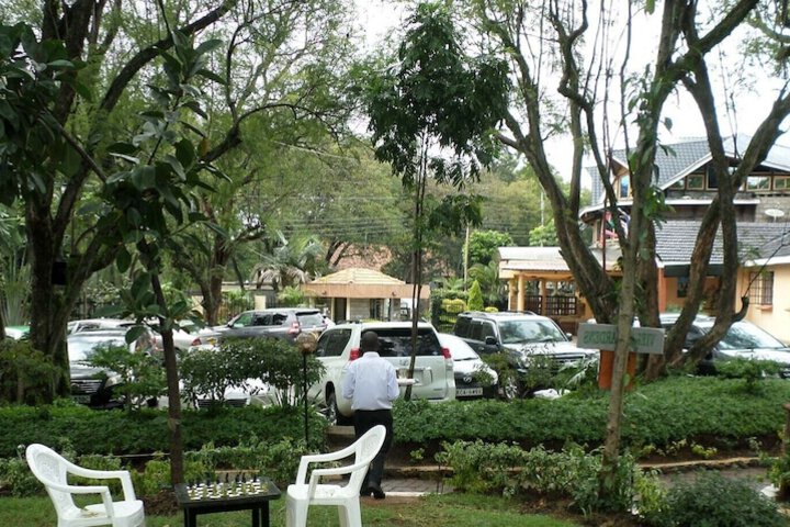 Hotel Exterior 98 of 130