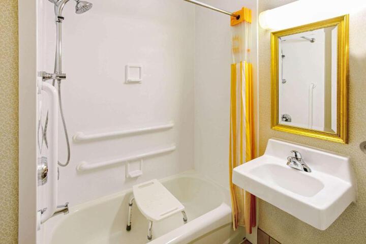 2 Double Beds 1 Bedroom Suite (16 of 22)