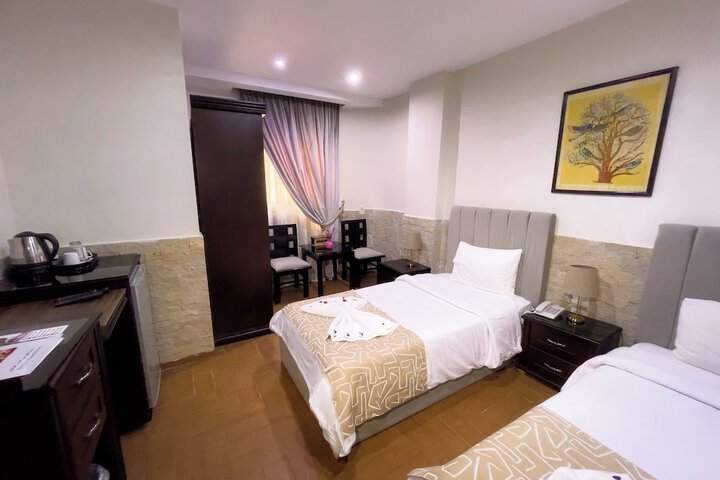 Room 76 of 340