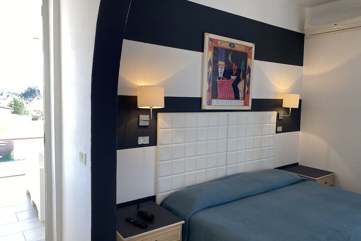 Room 30 of 68
