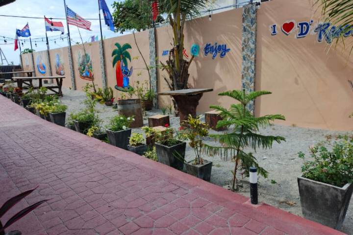 Hotel Exterior 41 of 52