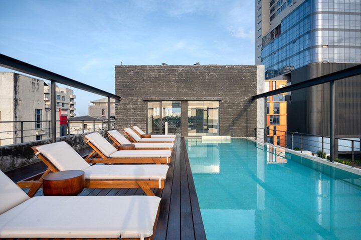 Pool 10 of 14