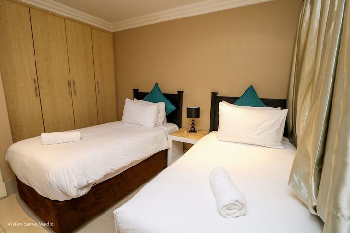 Room 4 of 36