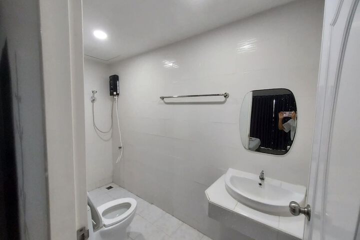 Room 30 of 50