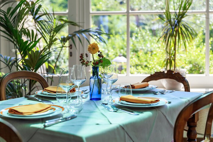 Dining 83 of 106