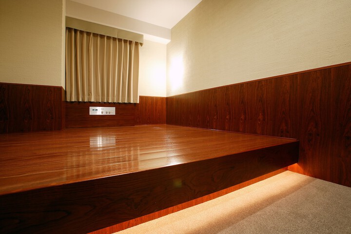 Room 15 of 53