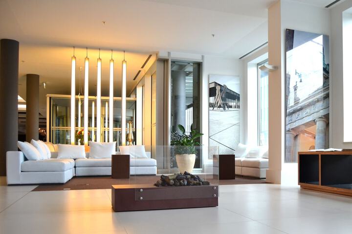 Guest Lobby