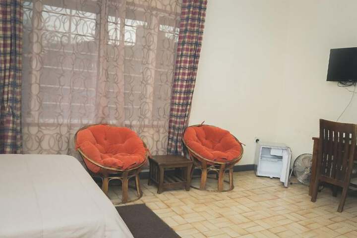 Room 12 of 50