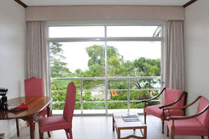 Room 15 of 30