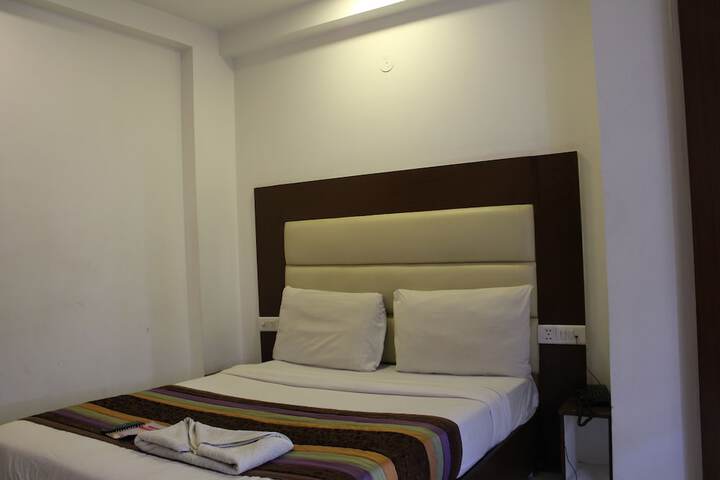 Room 10 of 21