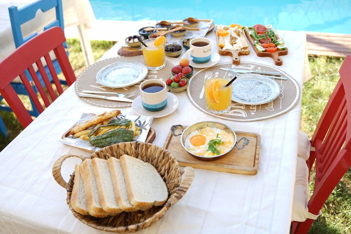 Breakfast/Coffee Service 64 of 98