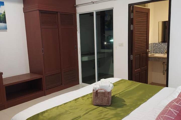 Room 27 of 67