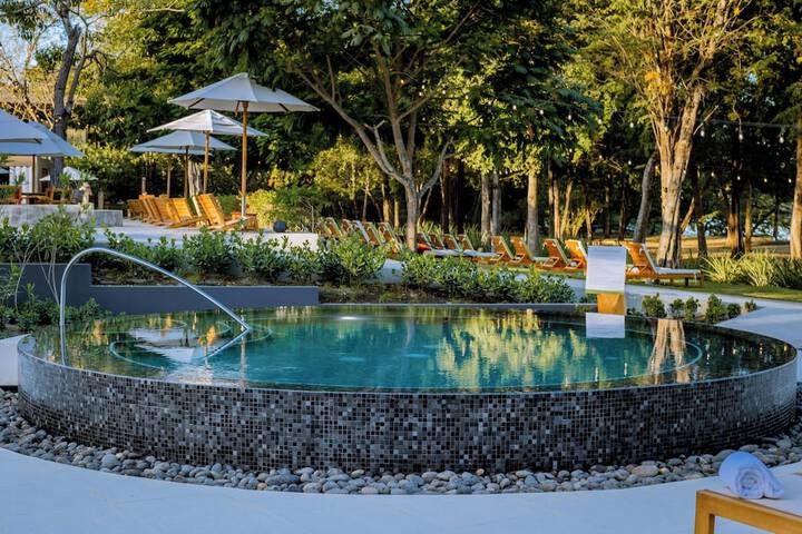 Pool 123 of 252