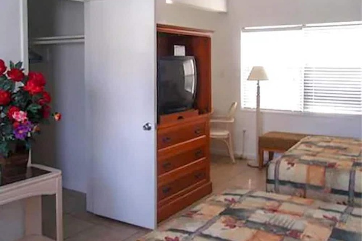 Standard Double Room 1 Queen Bed (6 of 12)