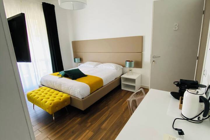 Room 4 of 91