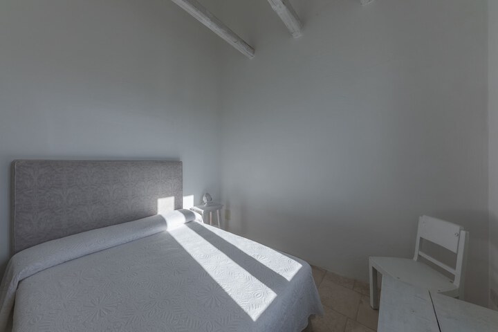 Room 4 of 44