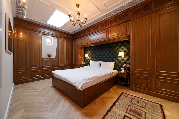 Room 33 of 37