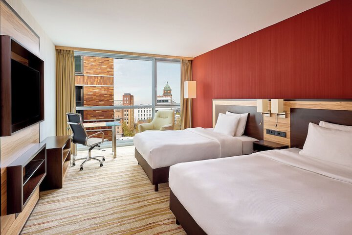 Room 4 of 52