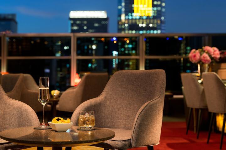Lounge 74 of 108