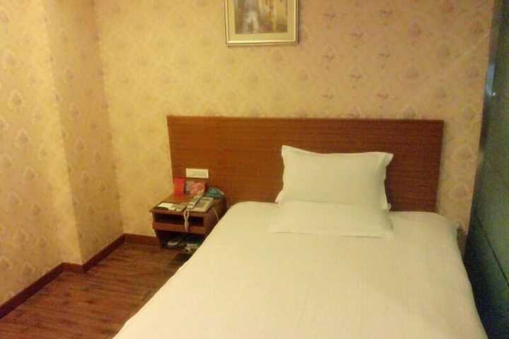 Room 15 of 57
