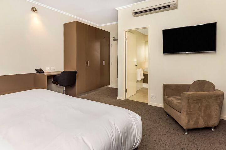 Room 12 of 44
